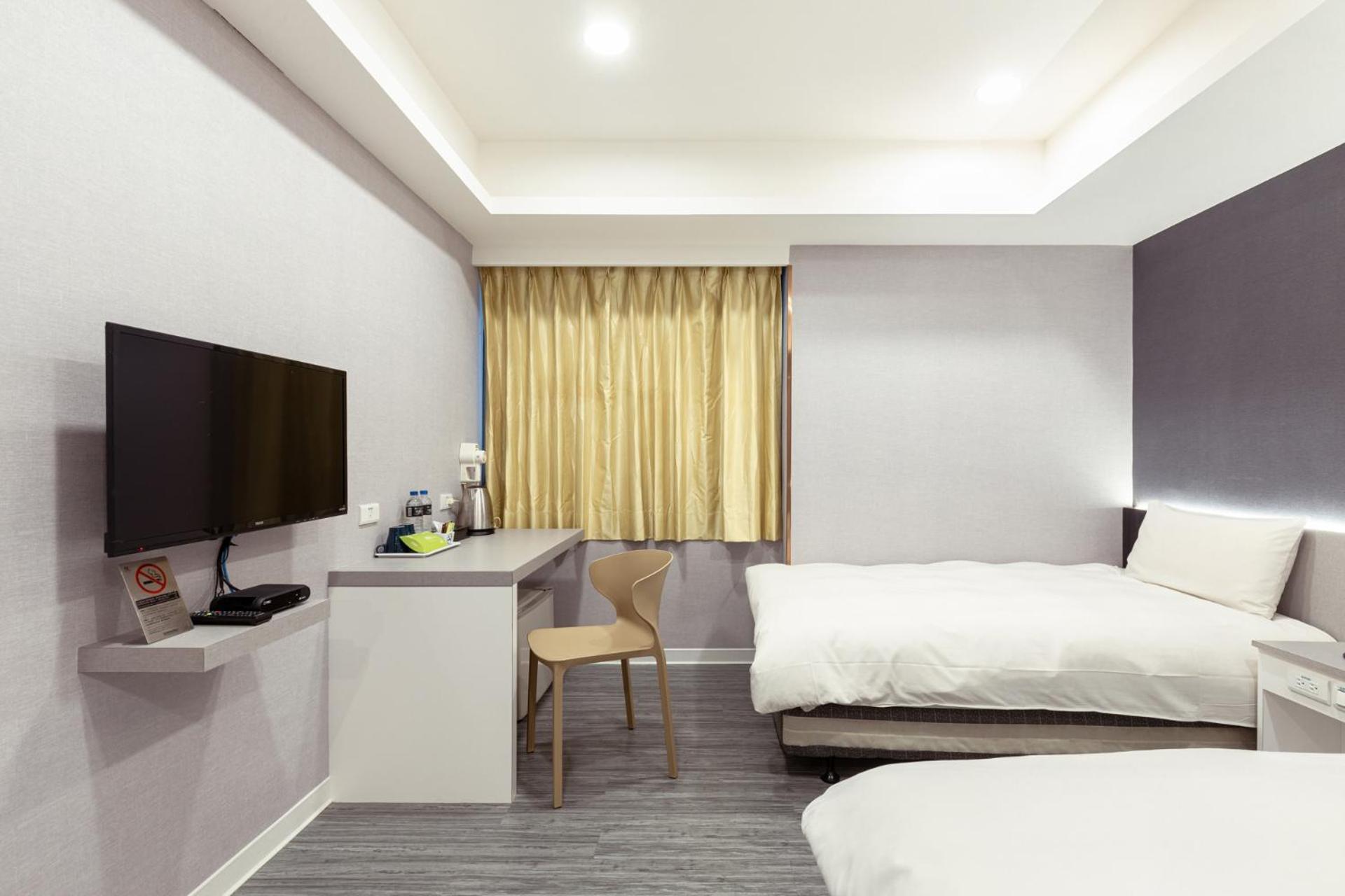 Kiwi Express Hotel - Zhongqing Taichung Luaran gambar