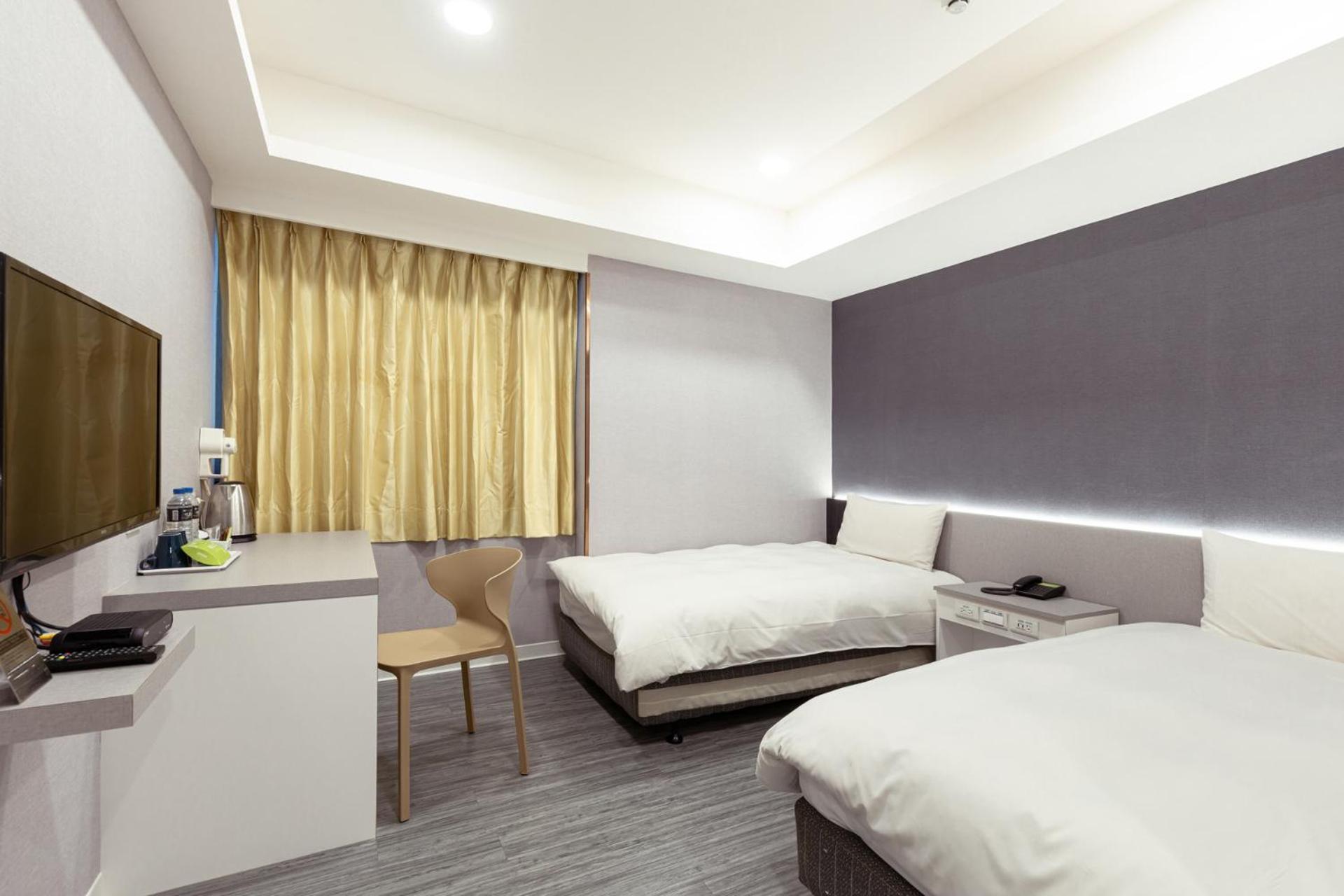 Kiwi Express Hotel - Zhongqing Taichung Luaran gambar