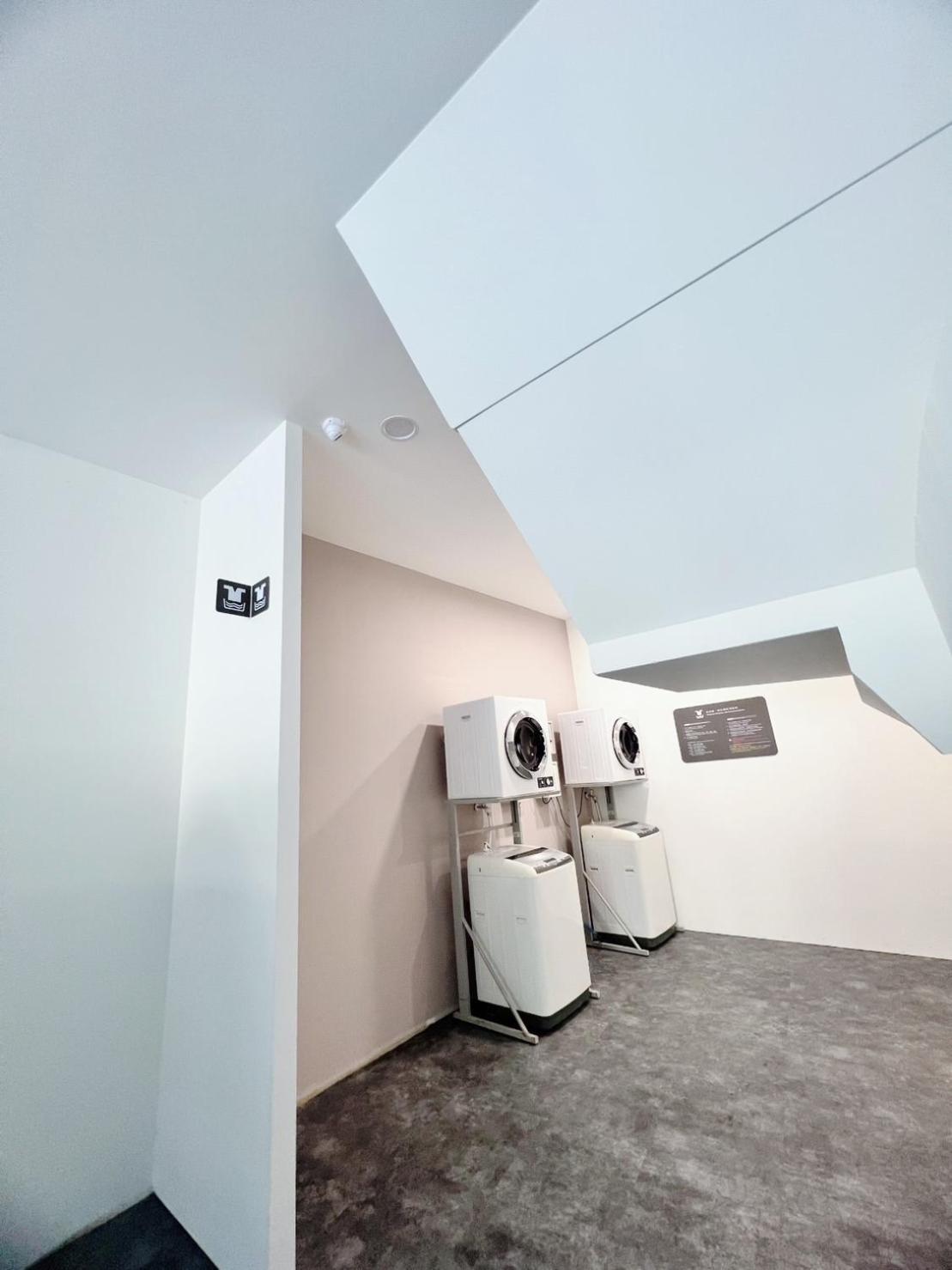 Kiwi Express Hotel - Zhongqing Taichung Luaran gambar